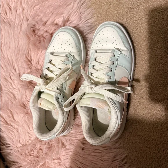 Nike Dunks - Picture 2 of 4